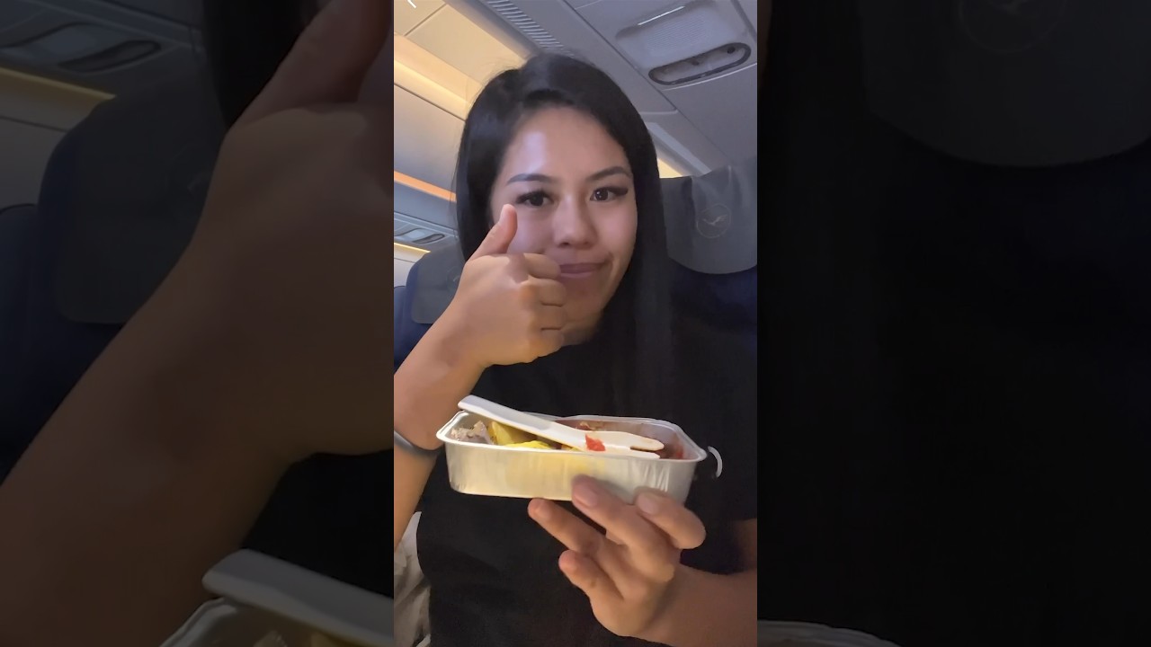 LUFTHANSA AIRLINES ECONOMY CLASS FOOD REVIEW from SFO to MUC 🇩🇪 #travel #airplanefood